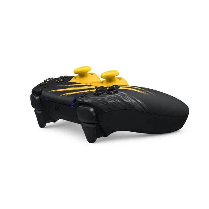 dualsense_le_wolverine_pr_02_yellow_rgb.webp