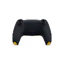dualsense_le_wolverine_pr_05_yellow_rgb.webp