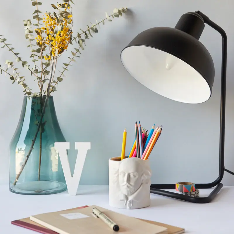 15292310_27222C_William_Shakespeare_Pencil_Holder_White.webp