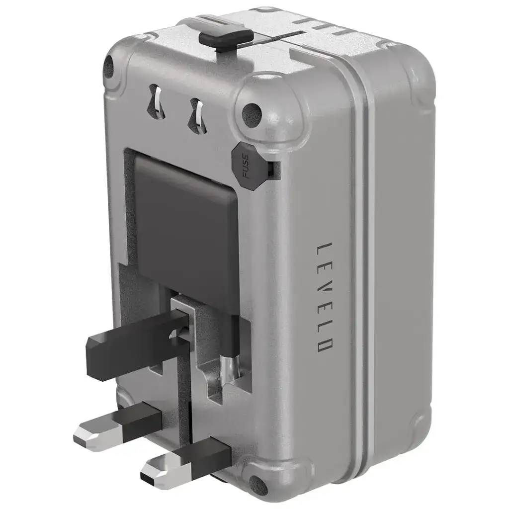 Levelo Roamiversal 2400W Luggage Design Travel Adapter - Aluminum7.webp