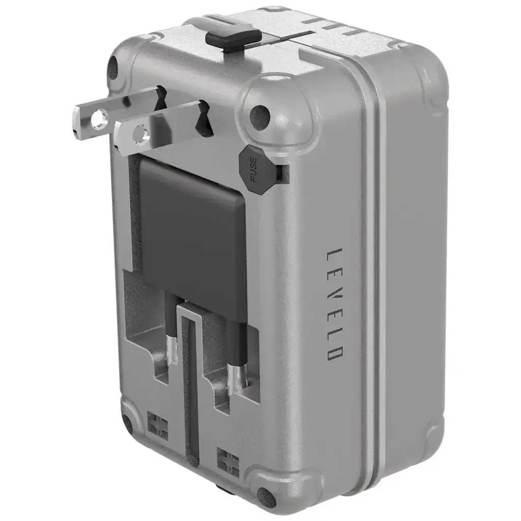 Levelo Roamiversal 2400W Luggage Design Travel Adapter - Aluminum8.webp