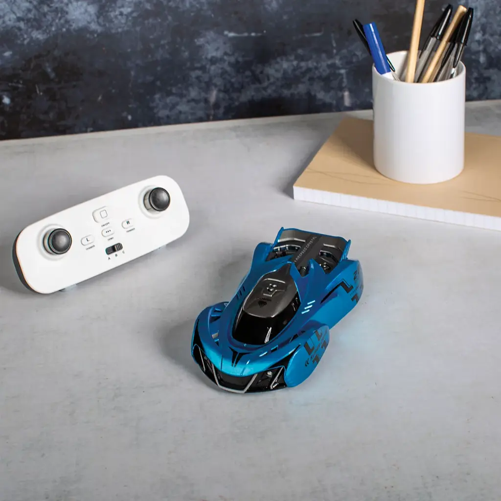 red5-gravity-defying-wall-climbing-super-car-blue~5056327912927_01c_MP.webp