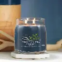 yankee-candle-bayside-cedar-signature-medium-jar (2).webp