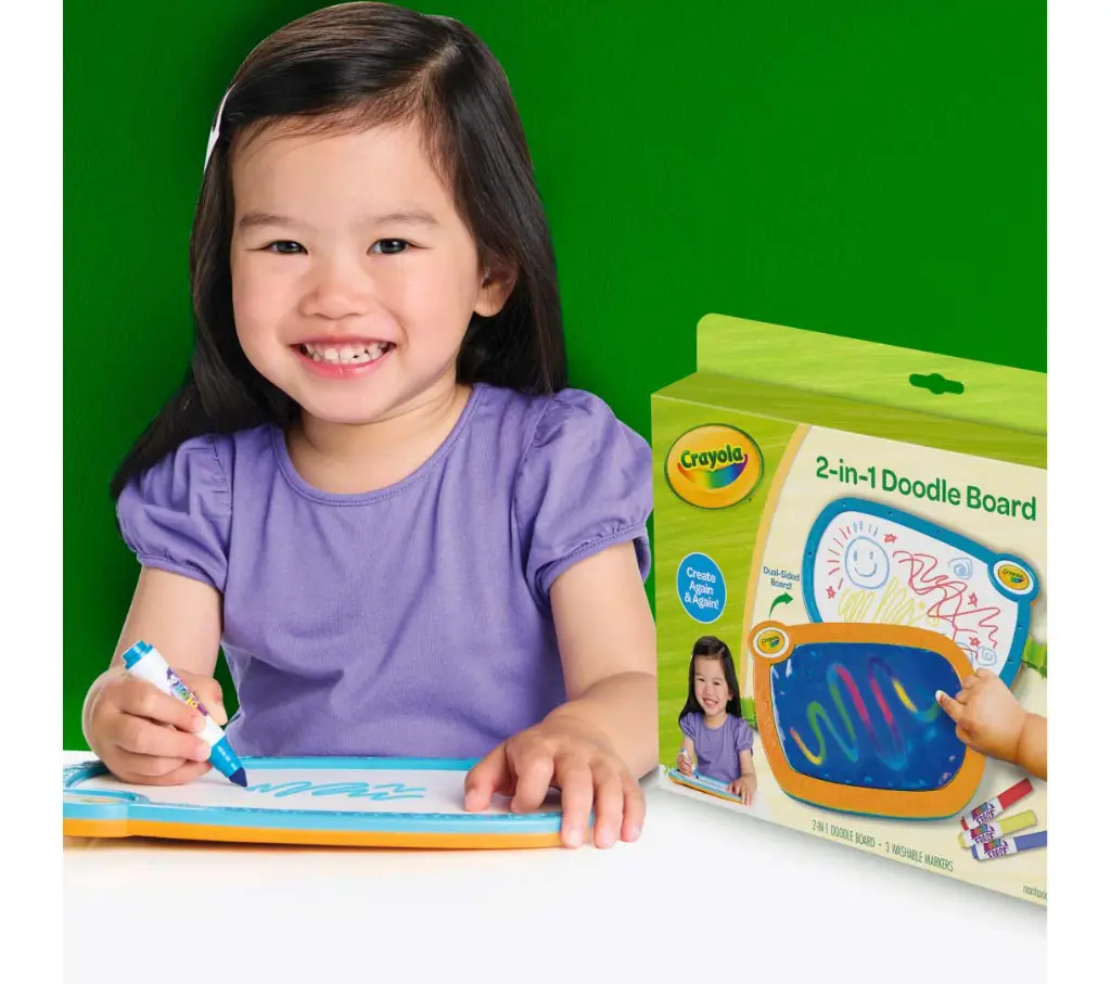 81-1536_young-kids_2in1board_usability_insitu_pdp_06d1b2d1c726864de3af387e7563aa4f44.webp