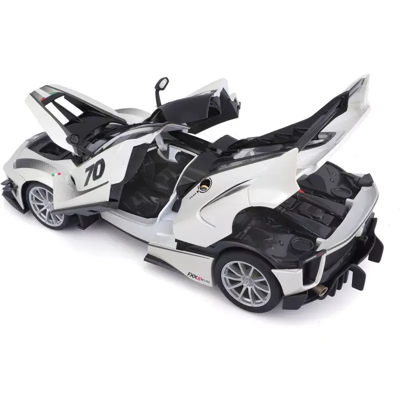 bburago-ferrari-fxx-k-evo-no70-1-18-white-black (1).webp