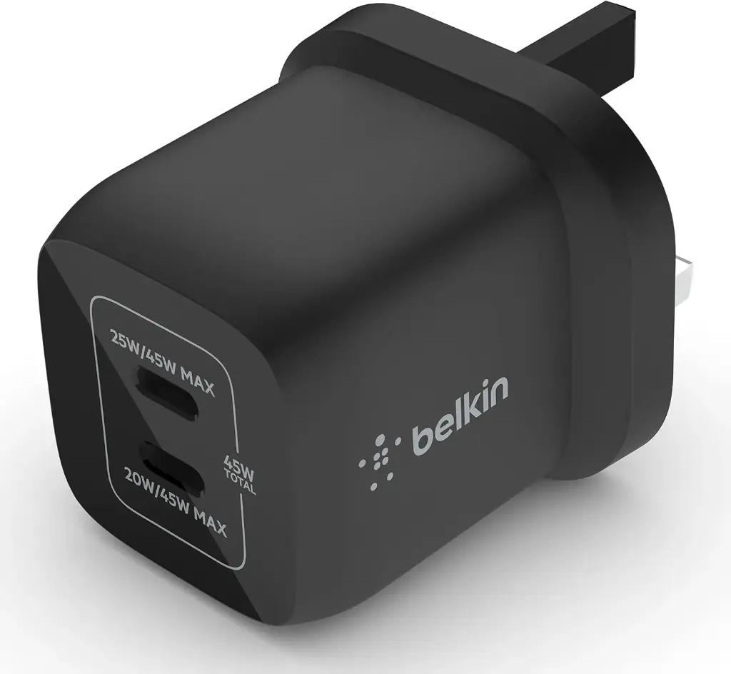 شاحن جداري بلكين GaN مزدوج USB-C بقدرة 45 واط مع تقنية PPS