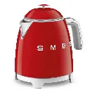 غلاية كهربائية صغيرة من Smeg بتصميم ستايل الخمسينيات