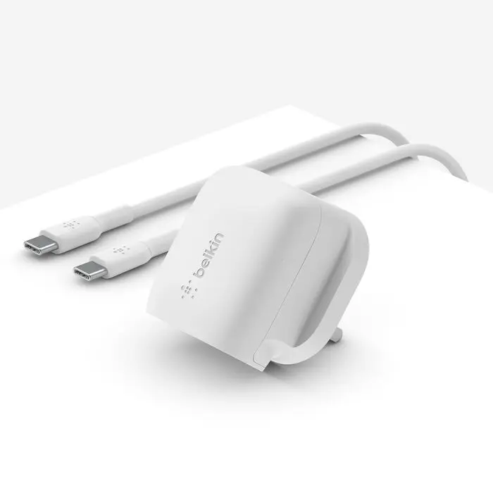 شاحن حائط بيلكن BoostCharge USB-C بقوة 20 واط مع كيبل USB-C بطول 1 متر — اللون الأبيض