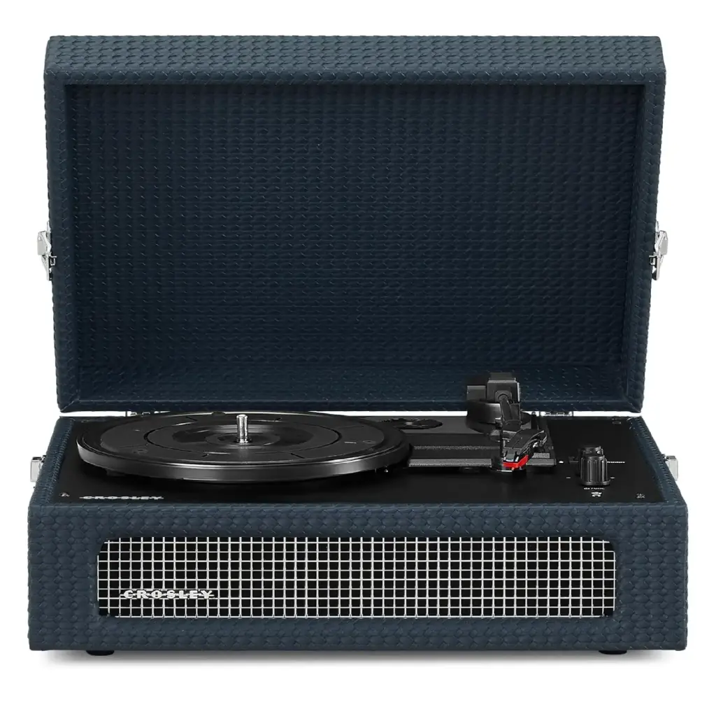 مشغل أسطوانات الفينيل المحمول "كروسلي فوياجر" بتصميم عتيق مع خاصية استقبال وإرسال البلوتوث - لون كحلي