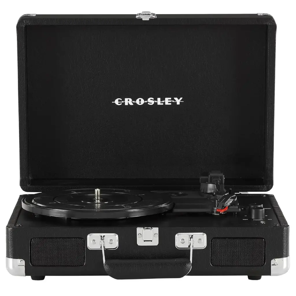 مشغل أسطوانات الفينيل "كروسلي كروزر بلس" بتصميم الحقيبة العتيق مع 3 سرعات وخاصية استقبال وإرسال البلوتوث - لون أسود