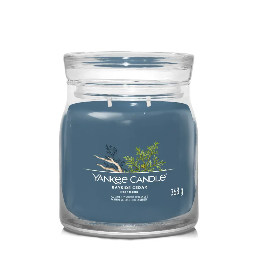 شمعة "يانكي كاندل" (Yankee Candle) الحجم المتوسط (Signature Medium Jar) - أرز خليج البحر