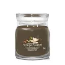 شمعة "يانكي كاندل" (Yankee Candle) الحجم المتوسط (Signature Medium Jar) - فانيلا بين إسبريسو