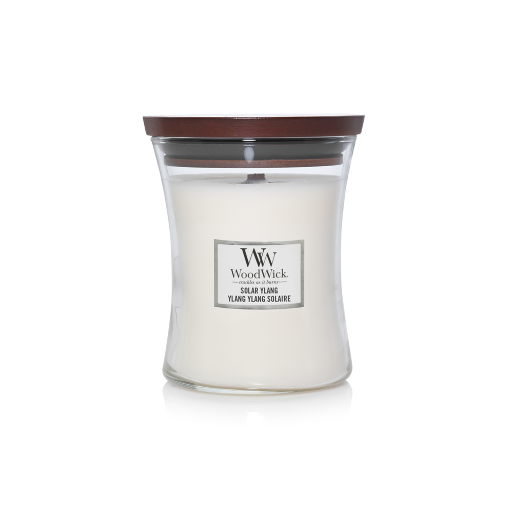 شمعة "وود ويك" (WoodWick) متوسطة بتصميم الساعة الرملية - زهرة اليلانج الشمسية