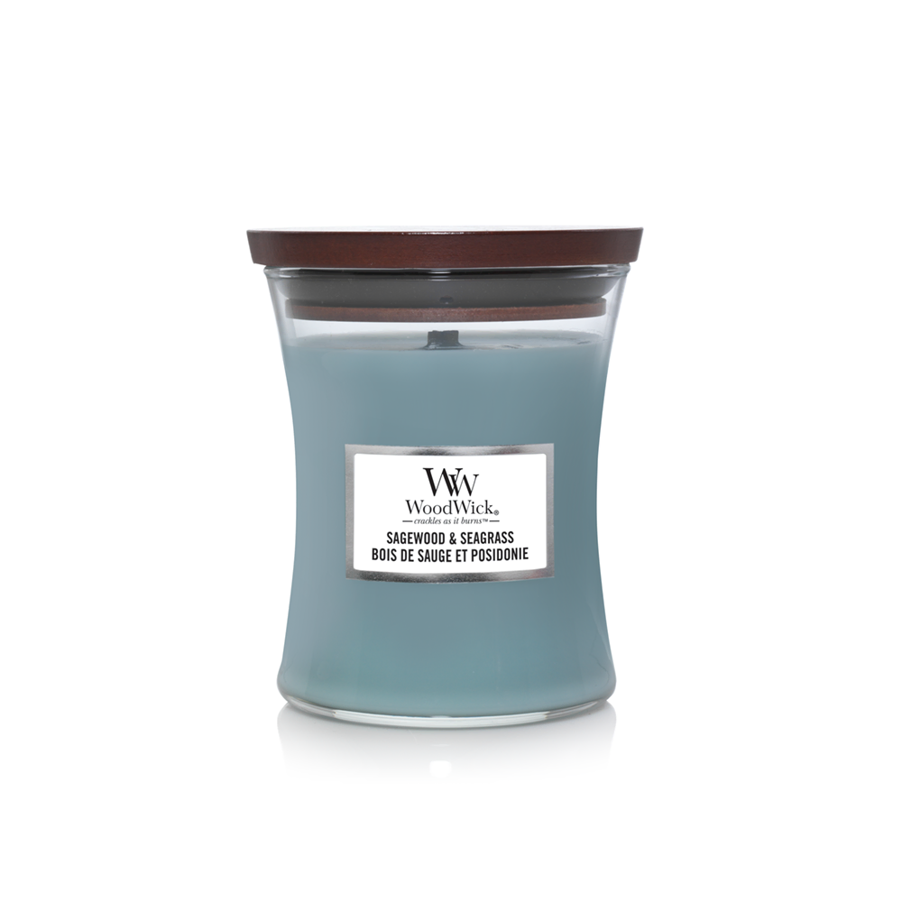 شمعة "وود ويك" (WoodWick) متوسطة بتصميم الساعة الرملية - خشب الميرمية وعشب البحر