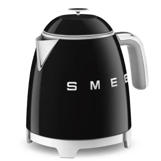 [DNA0009849] غلاية كهربائية صغيرة من Smeg بتصميم ستايل الخمسينيات