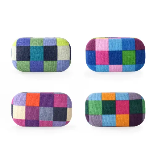 [DNA0028207] Kikkerland TRAVEL CASE PLAID ASSORTED